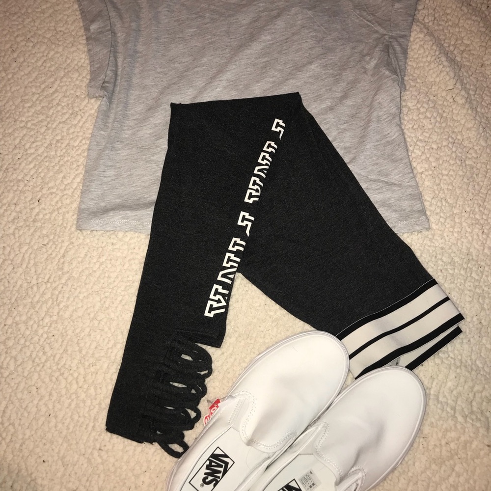 charcoal gray leggings